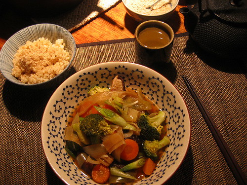 Braised vegetables in dashi with brown rice