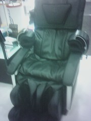 [Moblog] S$7800 (> US$4500) massage chair